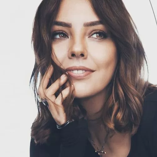 دانلود آهنگ صاباحلار اوزاک از ابرو گوندش
